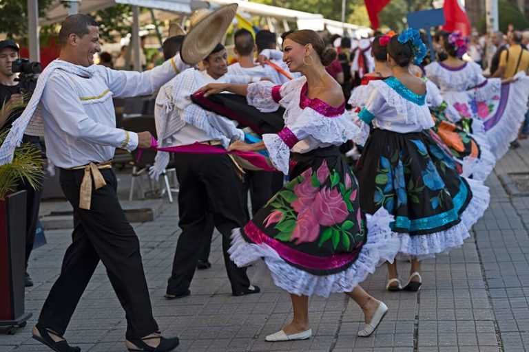 Los 25 Bailes Típicos De Colombia Más Populares