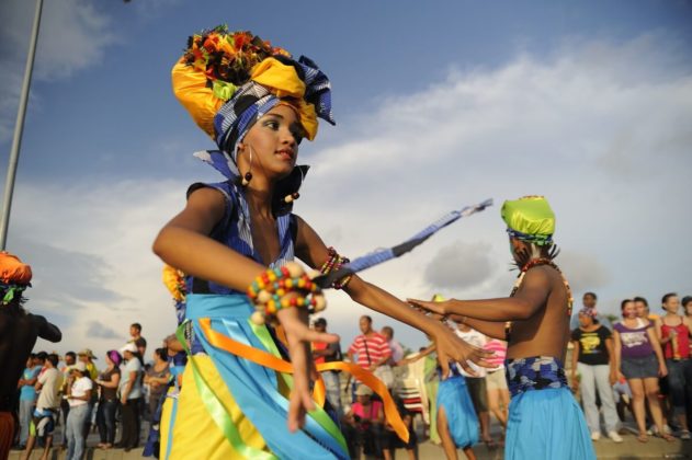 Es el baile más representativo de esta región y es originario de las vecinas islas de Trinidad y Jamaica. Se ejecuta de forma